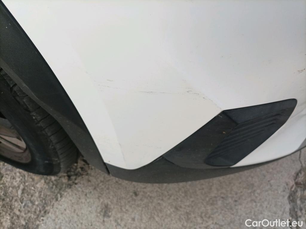  Peugeot  2008 PEUGEOT  / 2019 / 5P / todoterreno Allure BlueHDI 100 S&S BVM6 #20