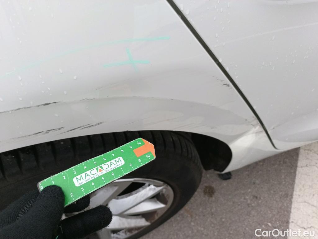  Land Rover  Discovery SEAT Nuevo León / 2020 / 5P / berlina con portón 2.0 TDI 85kW S&S Style Go(SP) #2