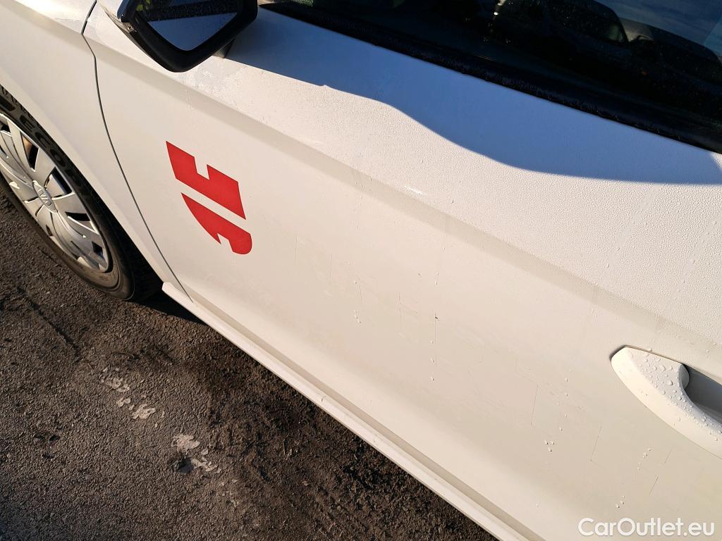  Seat  Ibiza SEAT  / 2017 / 5P / berlina con portón 1.0 MPI 59kW (80CV) Reference Plus(SP) #4