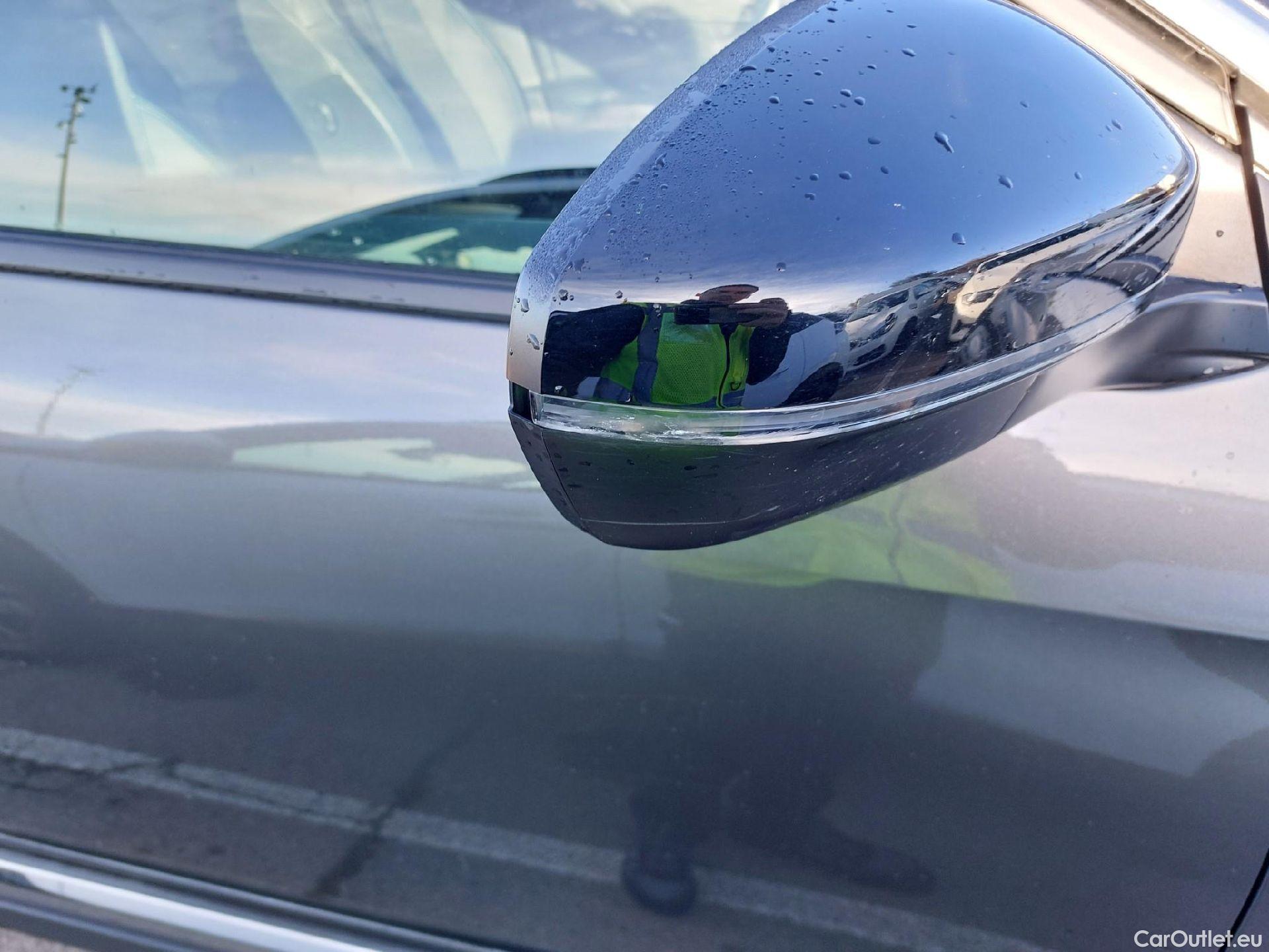  Peugeot  3008 PEUGEOT  / 2020 / 5P / todoterreno 1.5 BlueHDi 96kW S&S Allure Pack EAT8 #26