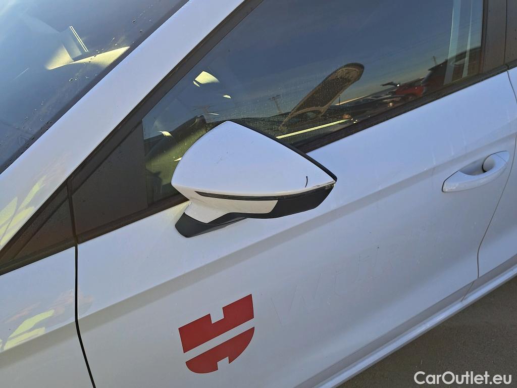  Seat  Ibiza SEAT  / 2017 / 5P / berlina con portón 1.0 MPI 59kW (80CV) Reference Plus(SP) #9