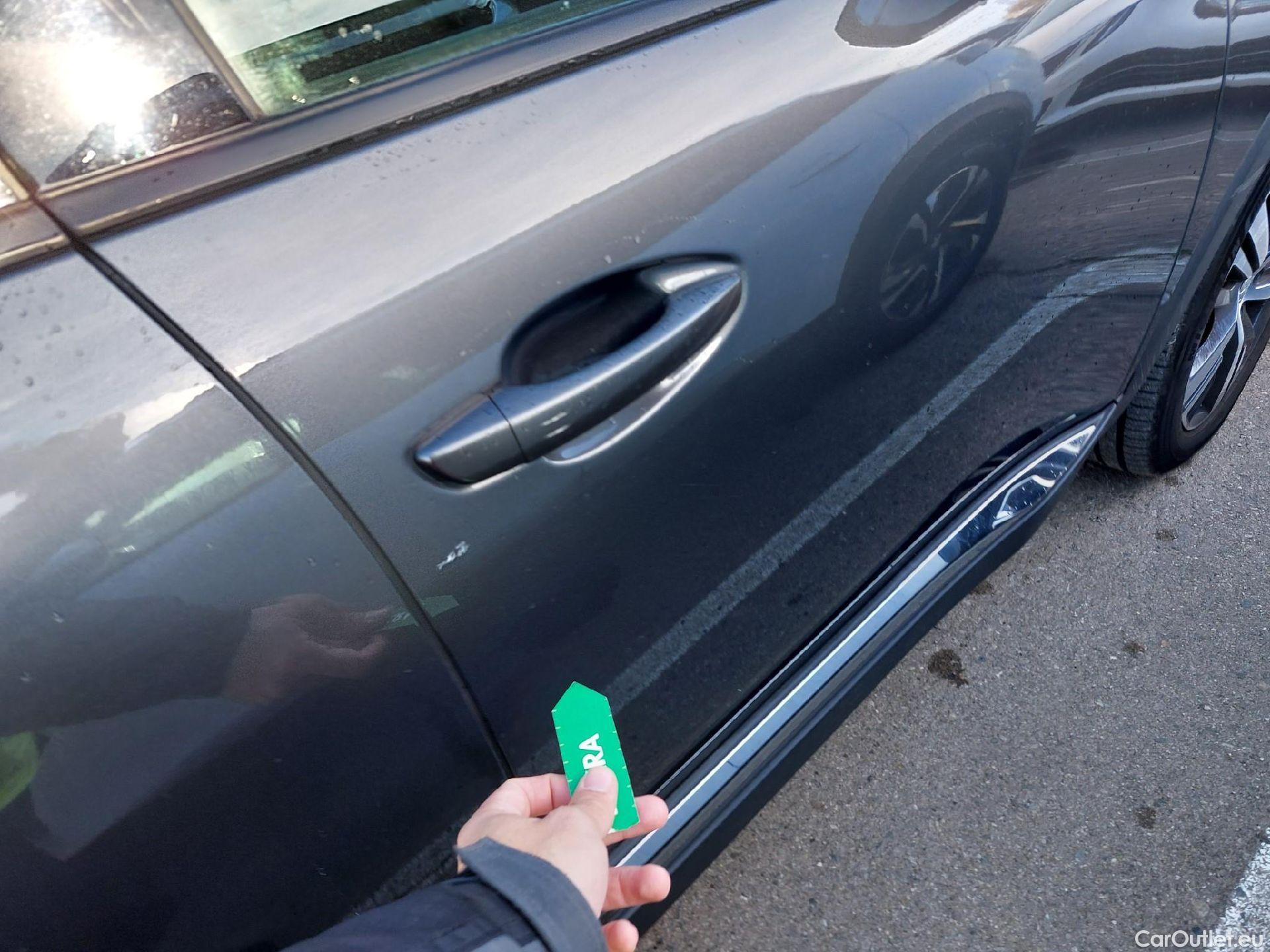  Peugeot  3008 PEUGEOT  / 2020 / 5P / todoterreno 1.5 BlueHDi 96kW S&S Allure Pack EAT8 #24