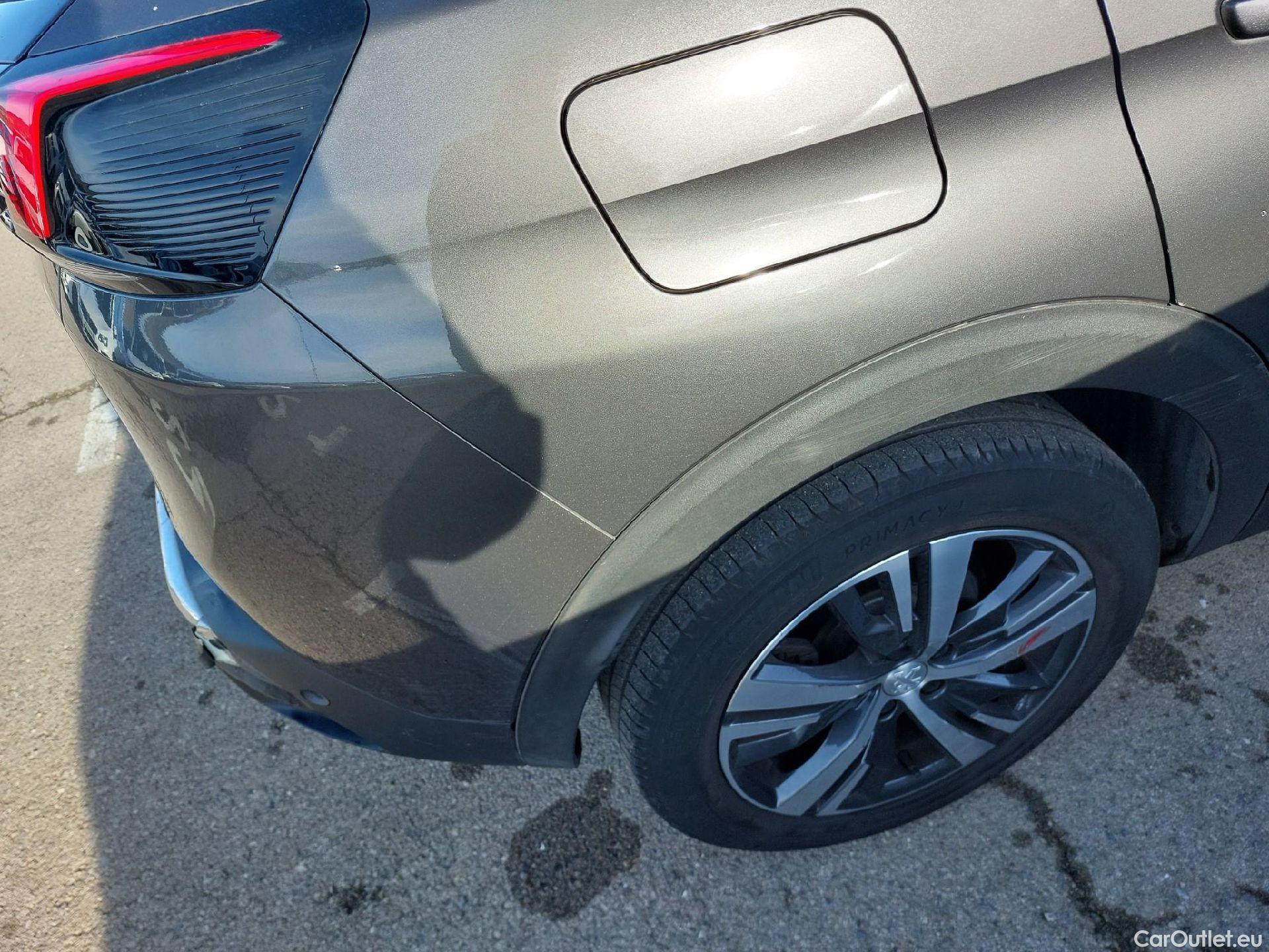  Peugeot  3008 PEUGEOT  / 2020 / 5P / todoterreno 1.5 BlueHDi 96kW S&S Allure Pack EAT8 #18