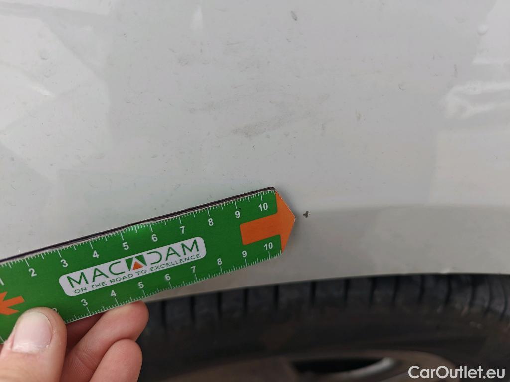  Bmw  Serie 1 BMW  / 2019 / 5P / berlina con portón 116d #30