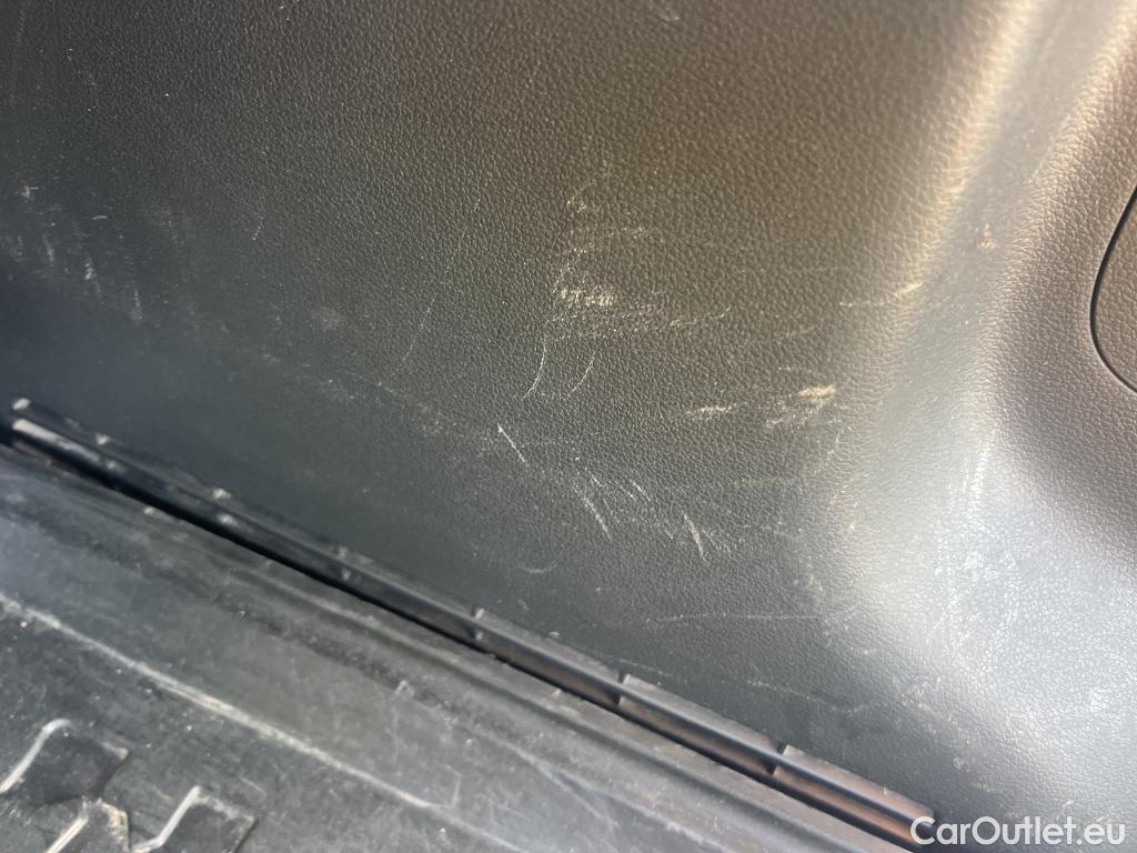  Hyundai  Konna HYUNDAI Kona / 2017 / 5P / todoterreno 1.6 GDI HEV SLE DCT #23