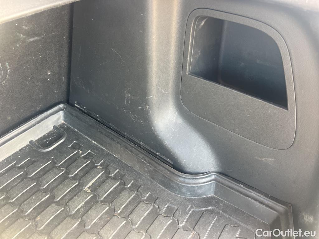  Hyundai  Konna HYUNDAI Kona / 2017 / 5P / todoterreno 1.6 GDI HEV SLE DCT #22