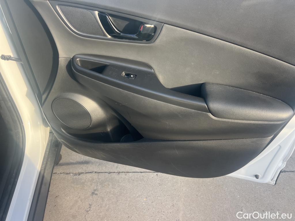  Hyundai  Konna HYUNDAI Kona / 2017 / 5P / todoterreno 1.6 GDI HEV SLE DCT #26