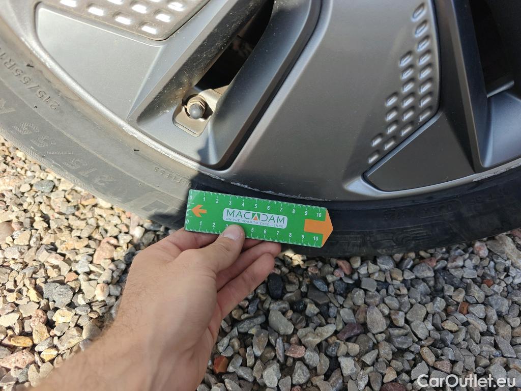  Hyundai  Konna HYUNDAI Kona / 2017 / 5P / todoterreno EV 100kW Klass #38