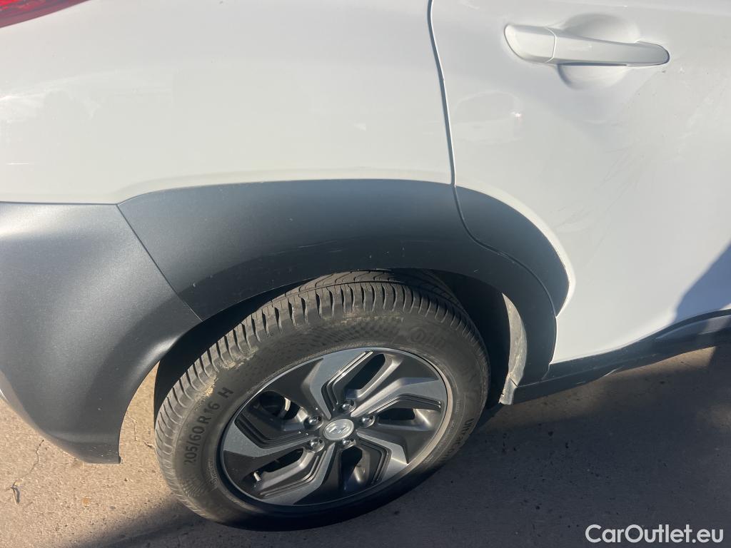  Hyundai  Konna HYUNDAI Kona / 2017 / 5P / todoterreno 1.6 GDI HEV SLE DCT #49