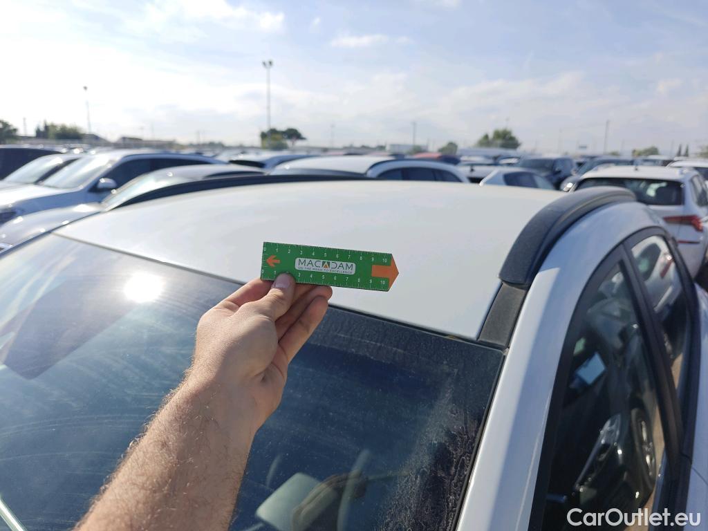  Hyundai  Konna HYUNDAI Kona / 2017 / 5P / todoterreno EV 100kW Klass #3