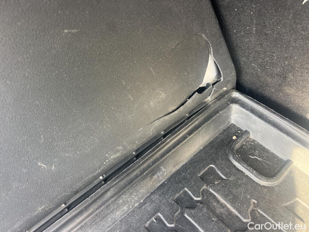  Hyundai  Konna HYUNDAI Kona / 2017 / 5P / todoterreno 1.6 GDI HEV SLE DCT #12