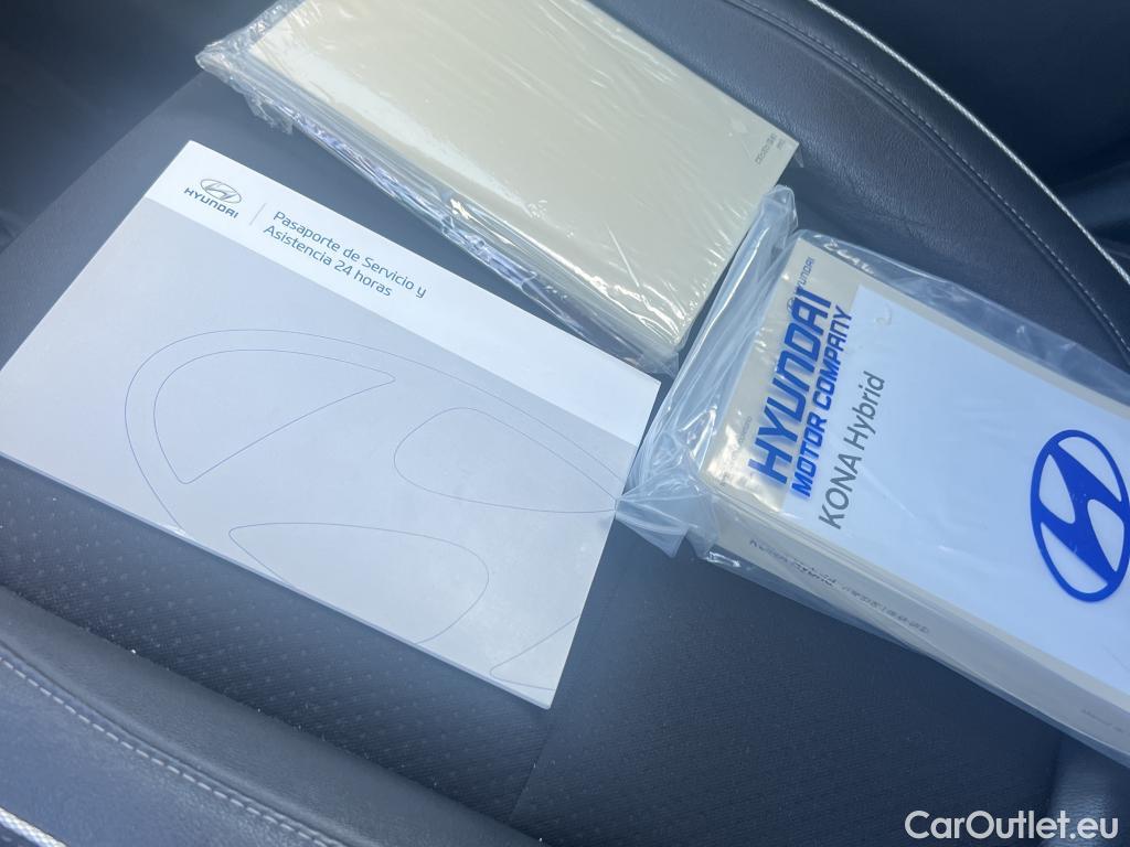  Hyundai  Konna HYUNDAI Kona / 2017 / 5P / todoterreno 1.6 GDI HEV SLE DCT #4