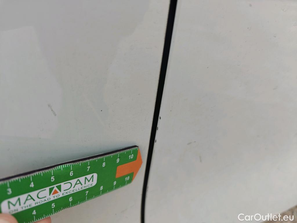  Bmw  Serie 1 BMW  / 2019 / 5P / berlina con portón 116d #5