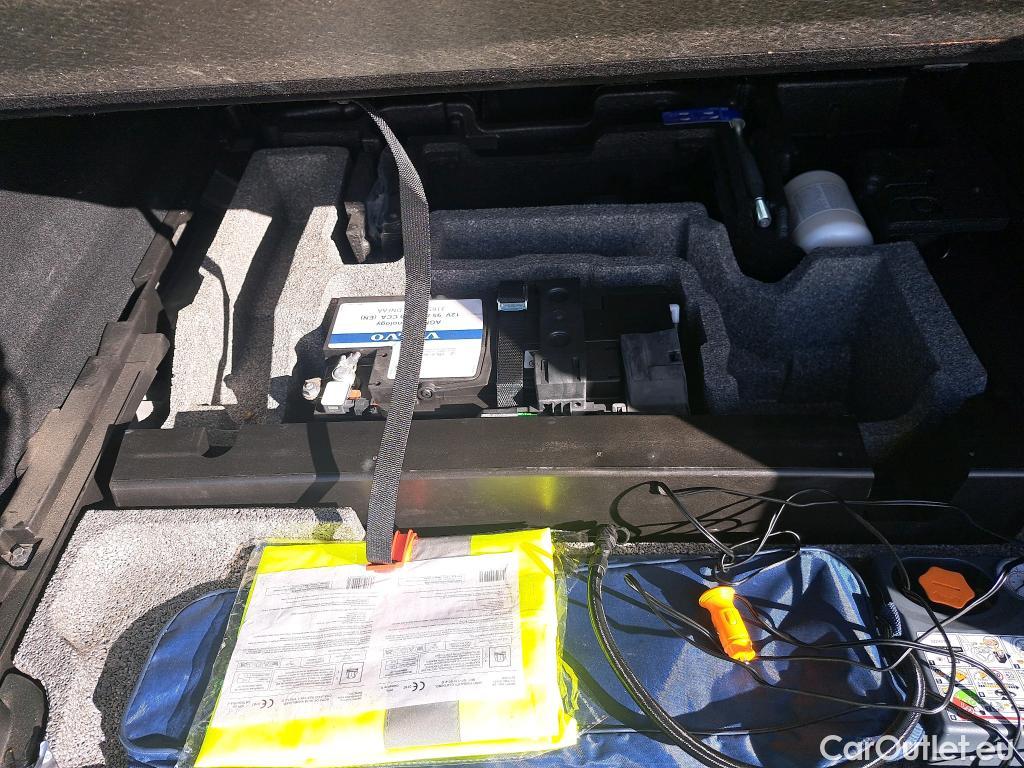  Volvo  XC60 VOLVO  / 2017 / 5P / todoterreno 2.0 T6 AWD Recharge Inscription Exp Auto #4