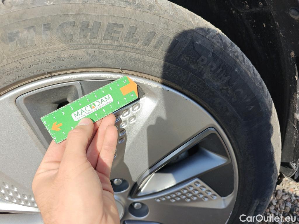  Hyundai  Konna HYUNDAI Kona / 2017 / 5P / todoterreno EV 100kW Klass #39