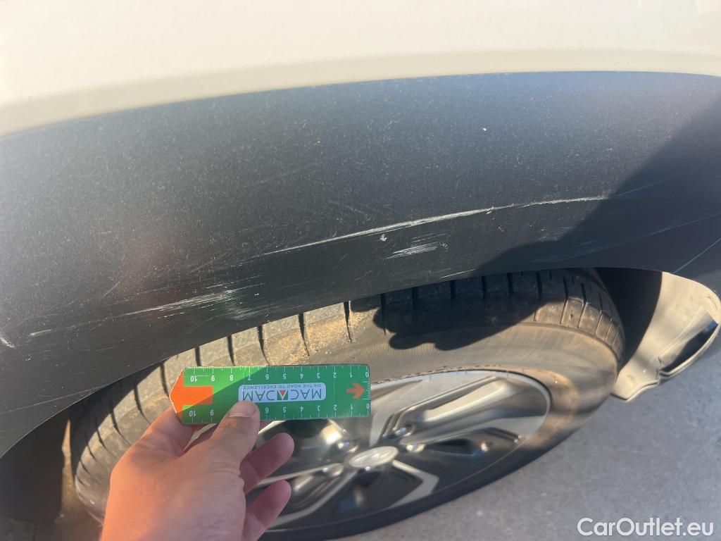  Hyundai  Konna HYUNDAI Kona / 2017 / 5P / todoterreno 1.6 GDI HEV SLE DCT #35