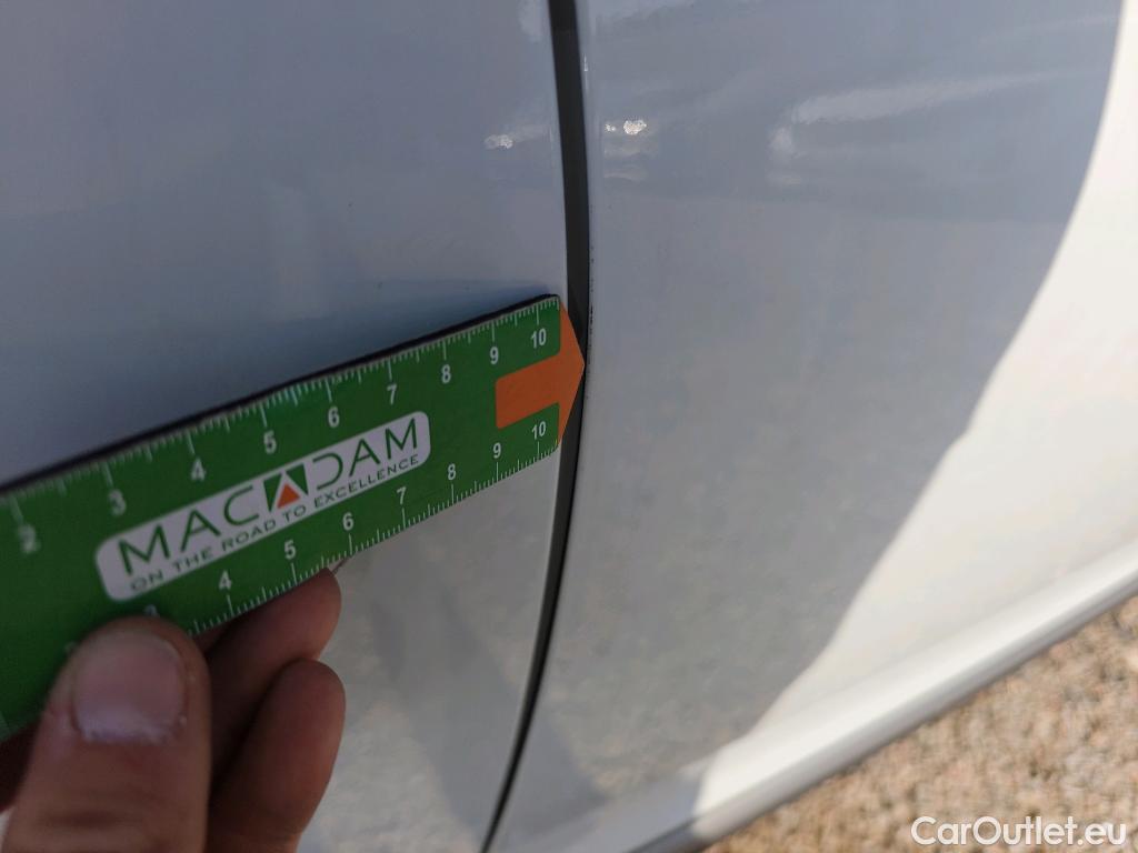  Hyundai  Konna HYUNDAI Kona / 2017 / 5P / todoterreno EV 100kW Klass #49