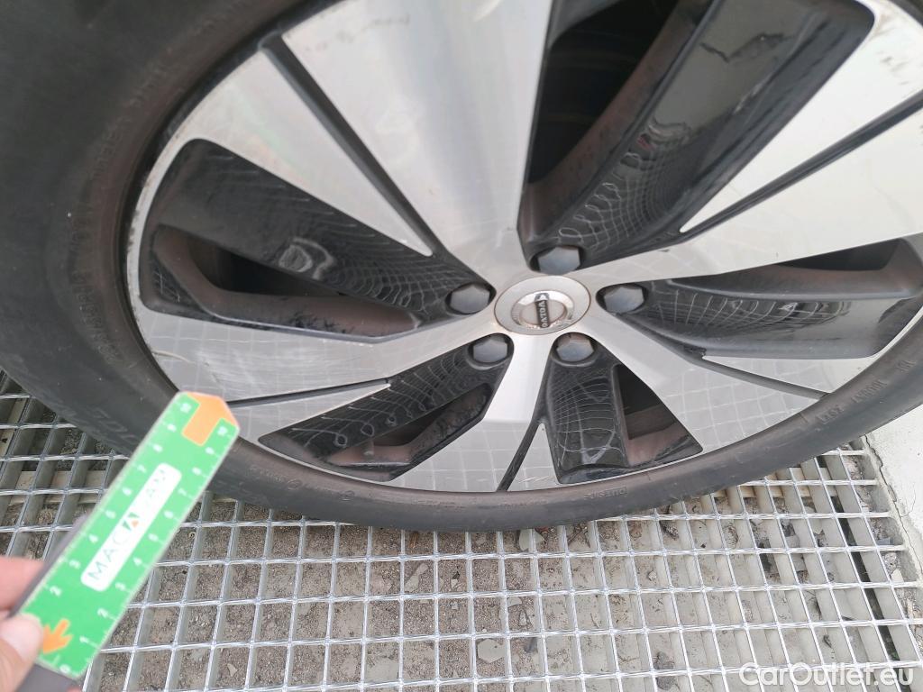  Volvo  XC 40 VOLVO XC40 / 2017 / 5P / todoterreno 1.5 T5 Twin Recharge Inscription Ex Auto #2