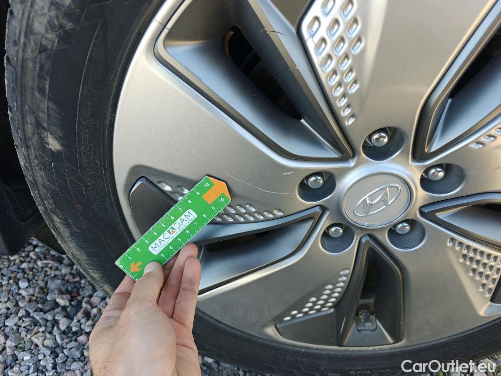  Hyundai  Konna HYUNDAI Kona / 2017 / 5P / todoterreno EV 100kW Klass #35