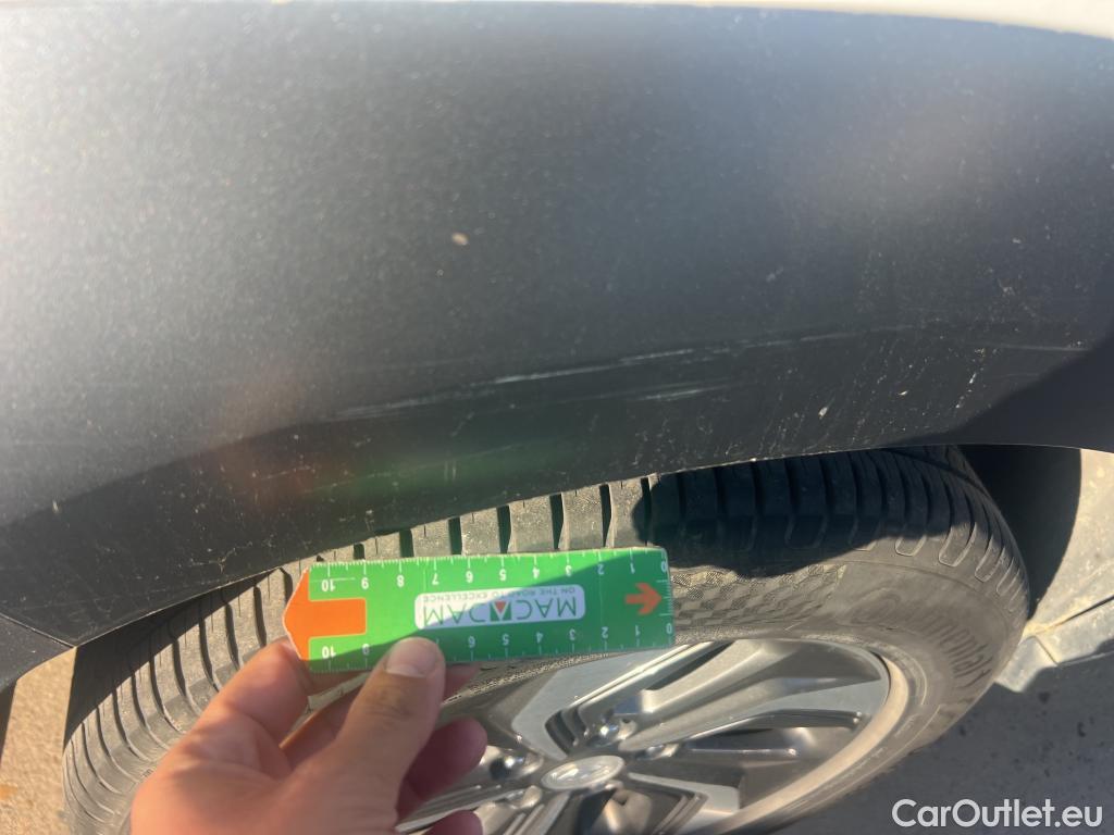  Hyundai  Konna HYUNDAI Kona / 2017 / 5P / todoterreno 1.6 GDI HEV SLE DCT #50