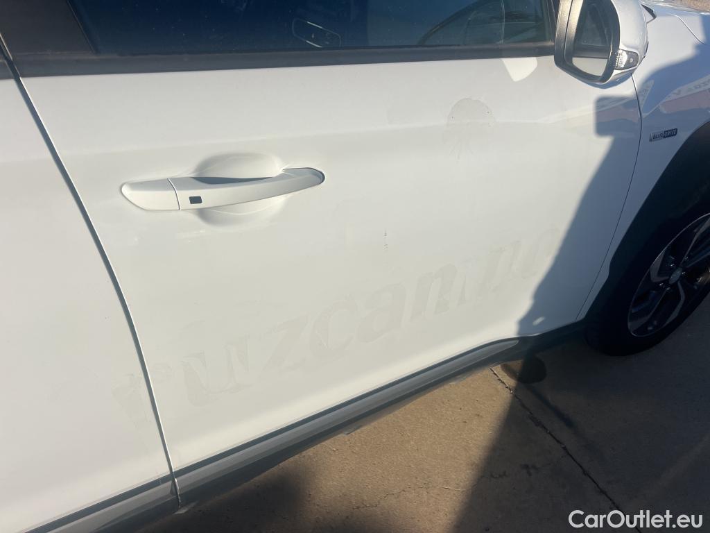  Hyundai  Konna HYUNDAI Kona / 2017 / 5P / todoterreno 1.6 GDI HEV SLE DCT #16