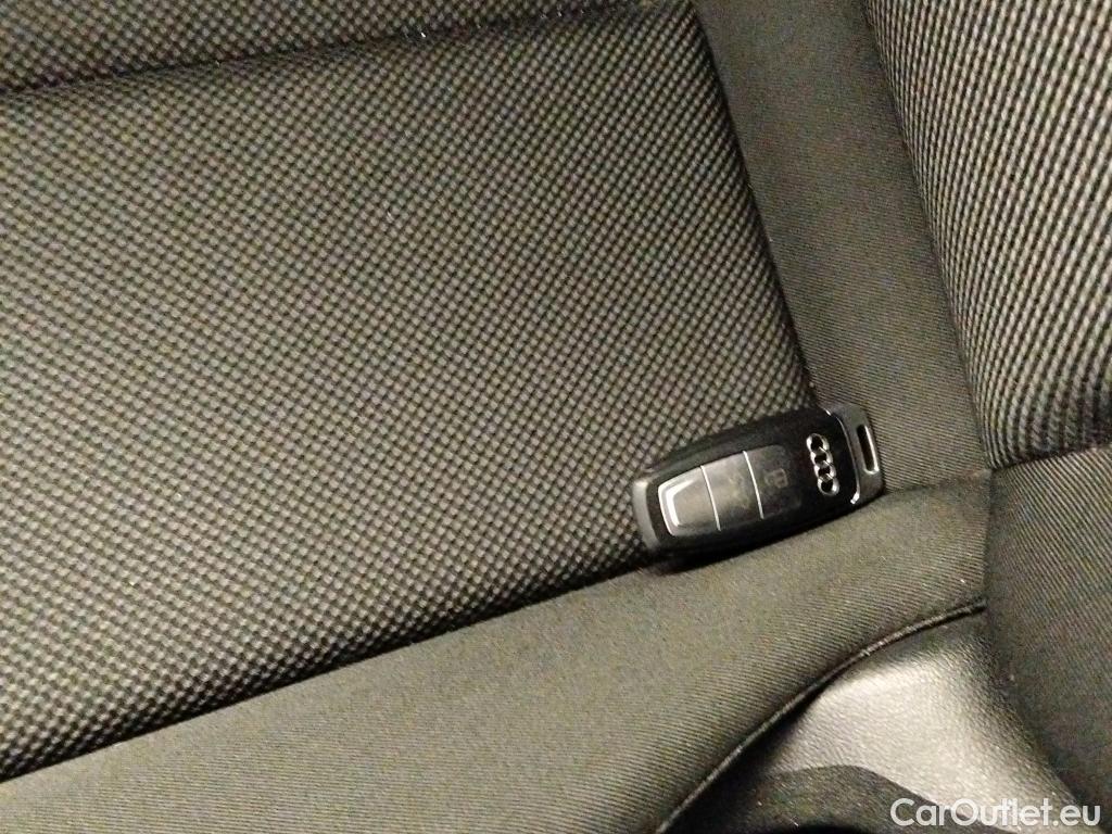  Audi  A3 AUDI  / 2020 / 5P / berlina con portón Sportback 30 TFSI 81kW (110CV) S tronic #4