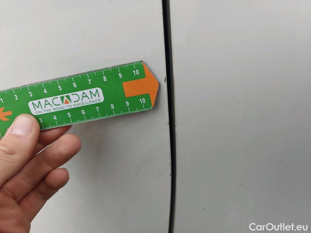  Bmw  Serie 1 BMW  / 2019 / 5P / berlina con portón 116d #27