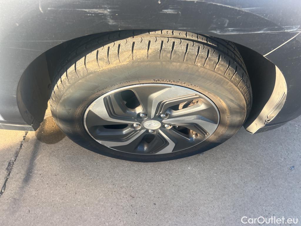  Hyundai  Konna HYUNDAI Kona / 2017 / 5P / todoterreno 1.6 GDI HEV SLE DCT #9