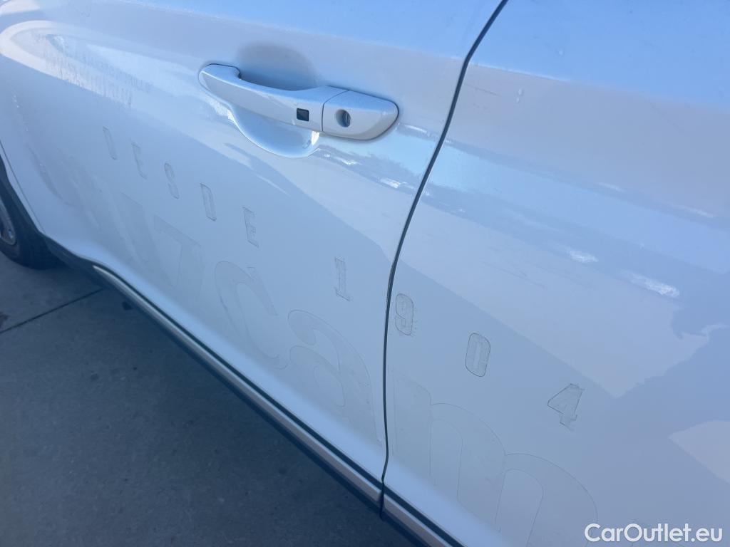  Hyundai  Konna HYUNDAI Kona / 2017 / 5P / todoterreno 1.6 GDI HEV SLE DCT #18