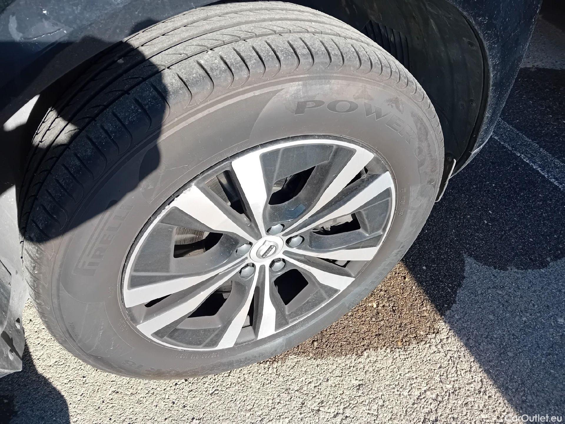  Volvo  XC60 VOLVO  / 2017 / 5P / todoterreno 2.0 B4 D Momentum Pro Auto #13