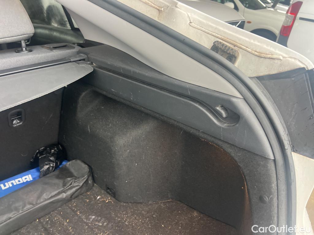  Hyundai   Ioniq HYUNDAI / 2019 / 5P / berlina con portón 1.6 GDI HEV Tecno DCT #21