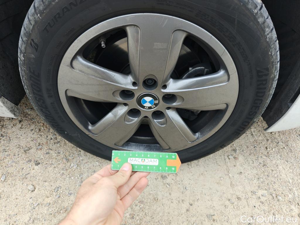  Bmw  Serie 1 BMW  / 2019 / 5P / berlina con portón 116d #35