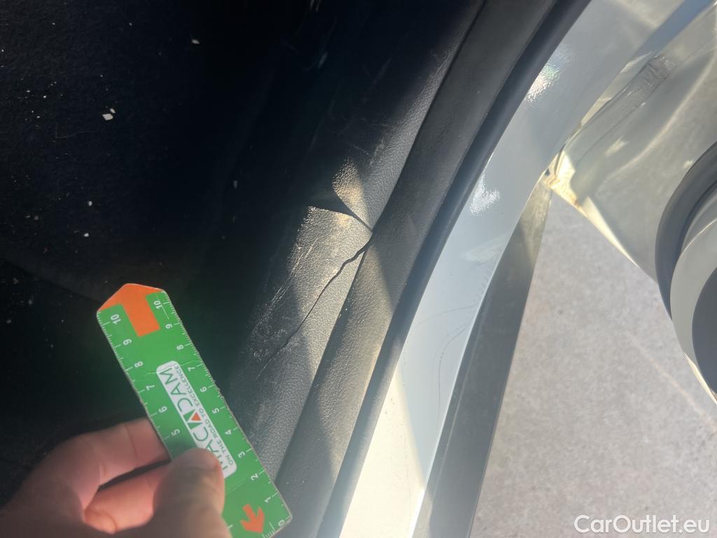  Hyundai  Konna HYUNDAI Kona / 2017 / 5P / todoterreno 1.6 GDI HEV SLE DCT #33