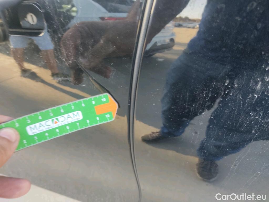  Land Rover  Range Rover LAND ROVER  Velar / 2017 / 5P / todoterreno 2.0D I4 150kW R-Dynamic S 4WD Auto #15