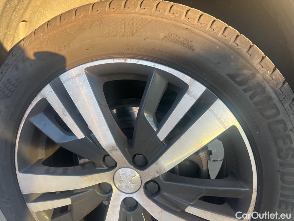  Peugeot  3008 PEUGEOT  / 2016 / 5P / todoterreno 1.5 BlueHDi 96kW (130CV) S&S Allure #20