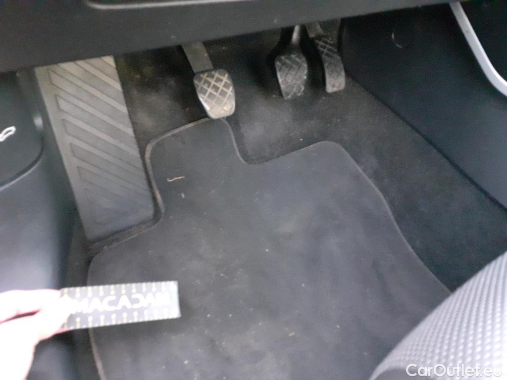  Audi  Q2 AUDI  / 2016 / 5P / todoterreno Design 30 TFSI 85kW (116CV) #22