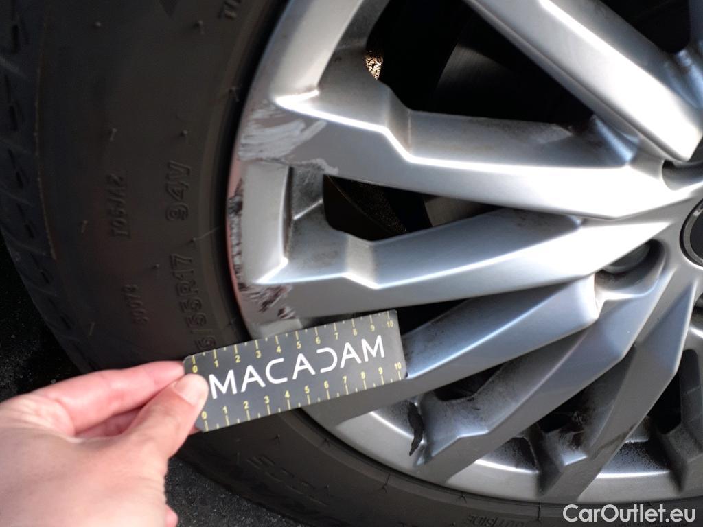  Audi  Q2 AUDI  / 2016 / 5P / todoterreno Design 30 TFSI 85kW (116CV) #4