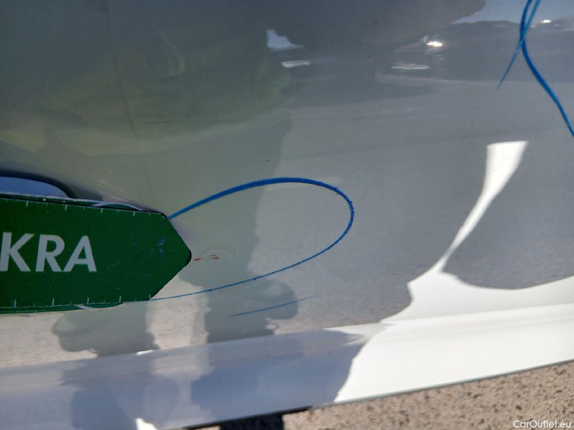  Ford  Kuga FORD  / 2019 / 5P / todoterreno Titanium 2.0 EcoBlue MHEV 110kW (150CV) #27