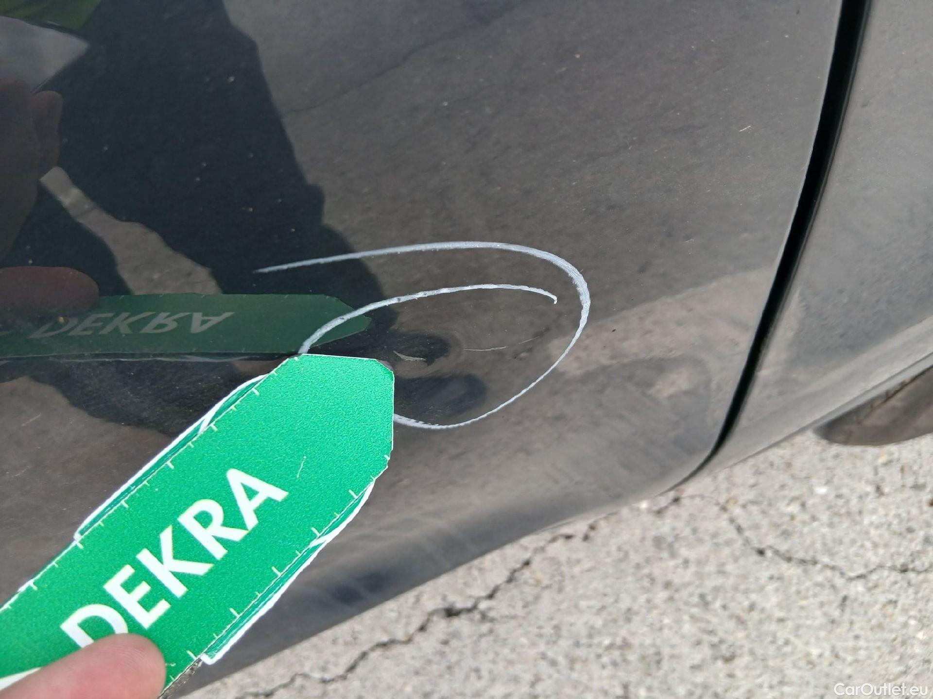  KIA  Sportage KIA  1.6MHEV Drive 100kW(136CV) 4x2(Crist Tintados) #30