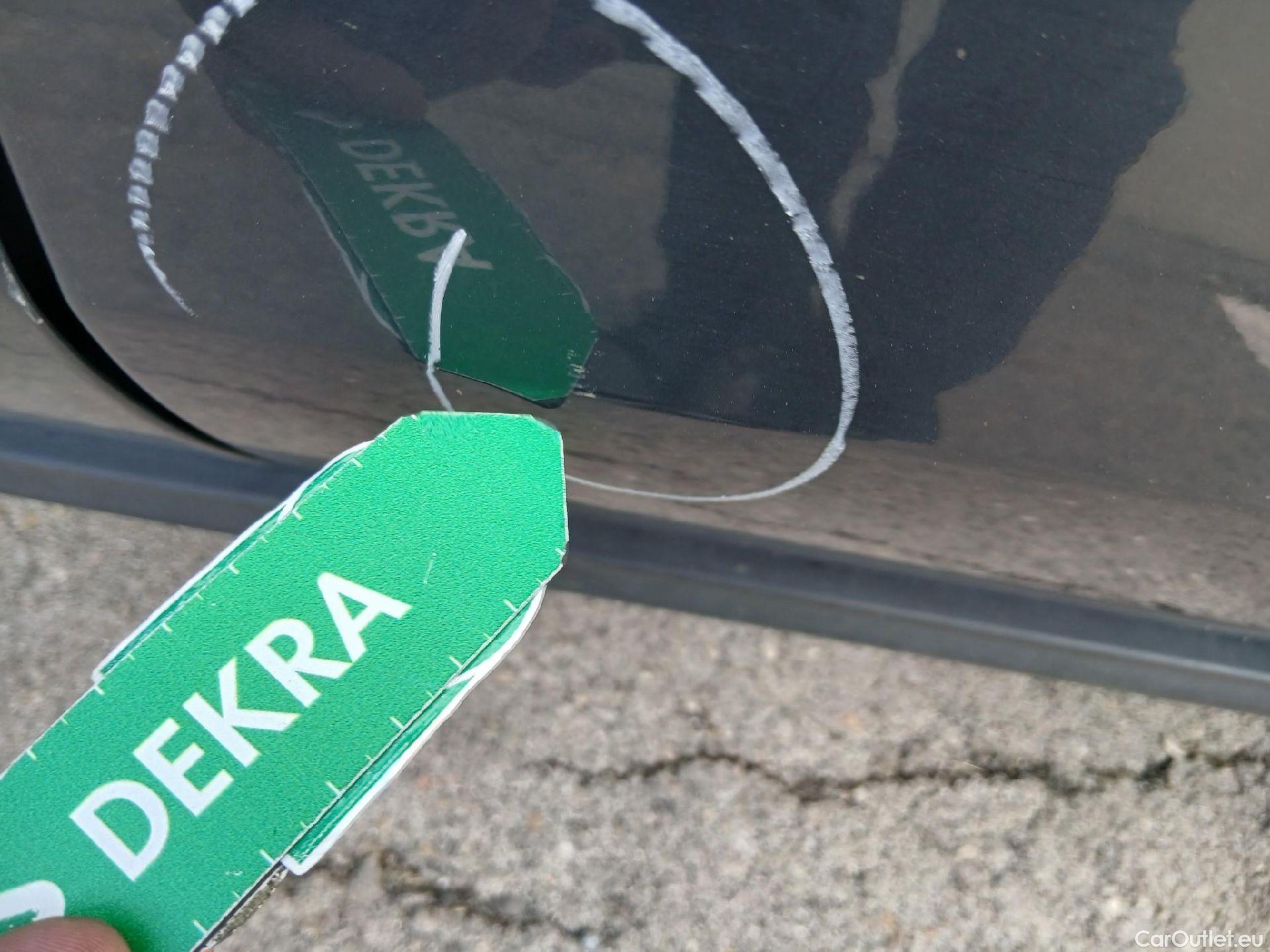  KIA  Sportage KIA  1.6MHEV Drive 100kW(136CV) 4x2(Crist Tintados) #21