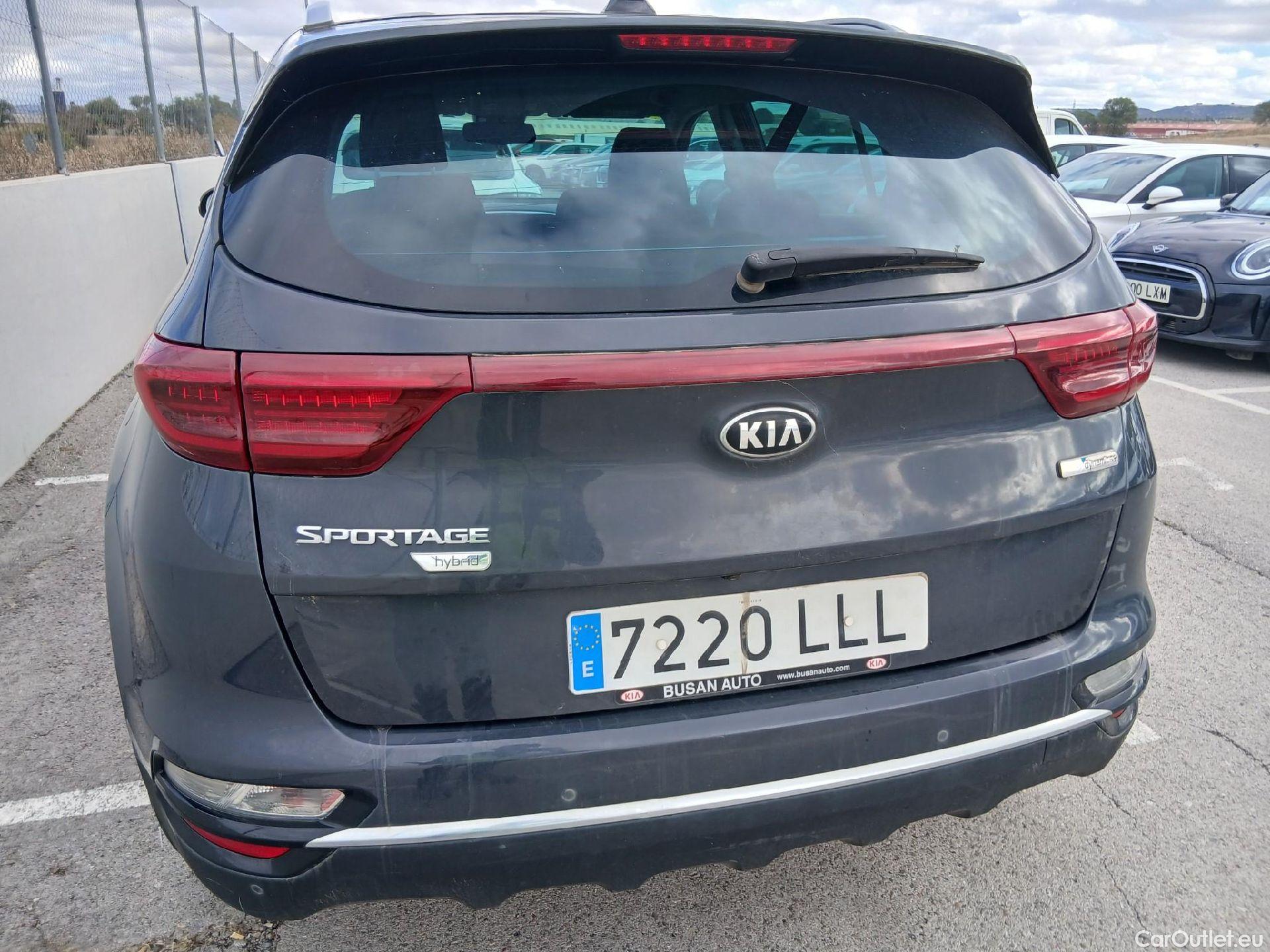  KIA  Sportage KIA  1.6MHEV Drive 100kW(136CV) 4x2(Crist Tintados) #26