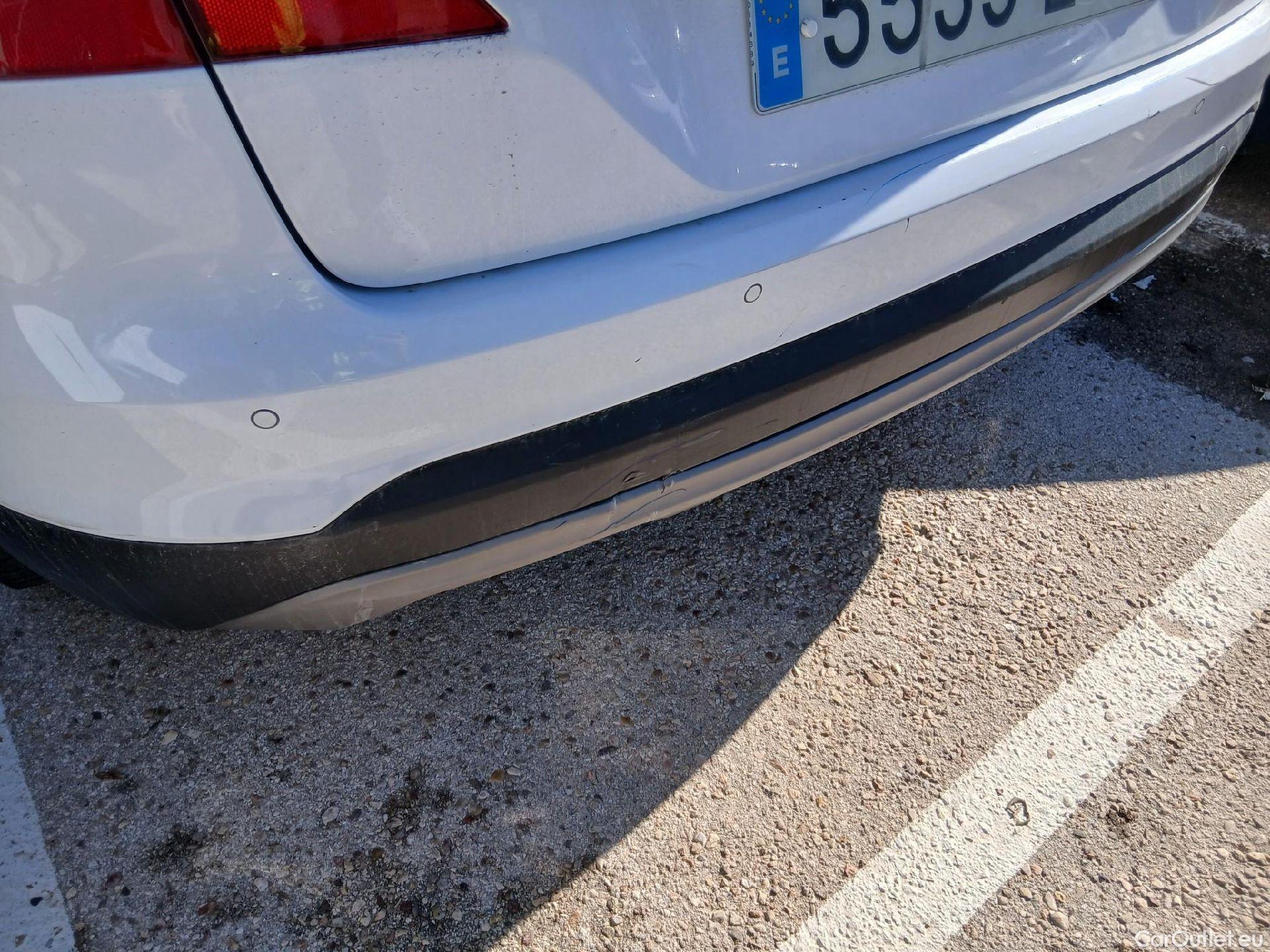  Hyundai  Tucson HYUNDAI  / 2018 / 5P / todoterreno 1.6 CRDI 85kW (116CV) 48V SLE 4X2(SP)(SL) #32