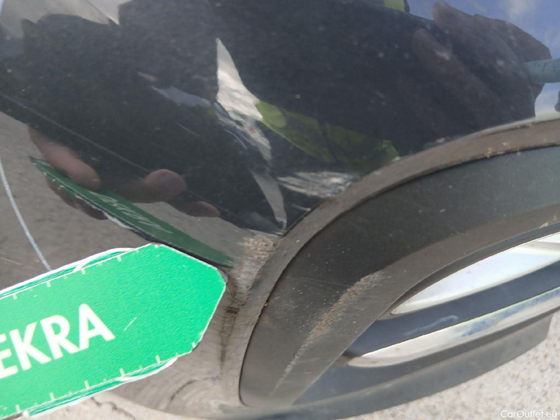  KIA  Sportage KIA  1.6MHEV Drive 100kW(136CV) 4x2(Crist Tintados) #12