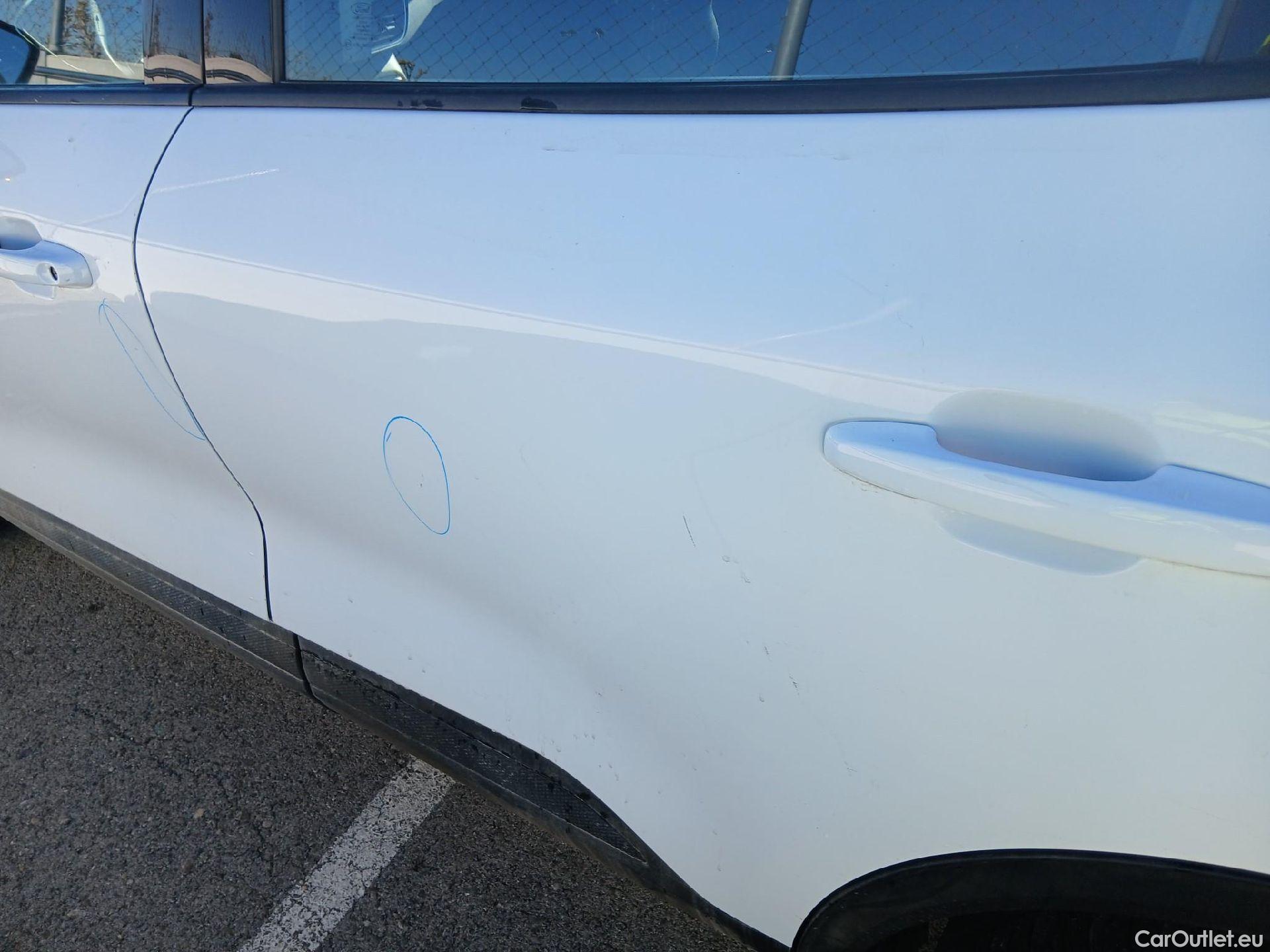  Ford  Kuga FORD  / 2019 / 5P / todoterreno Titanium 2.0 EcoBlue MHEV 110kW (150CV) #16