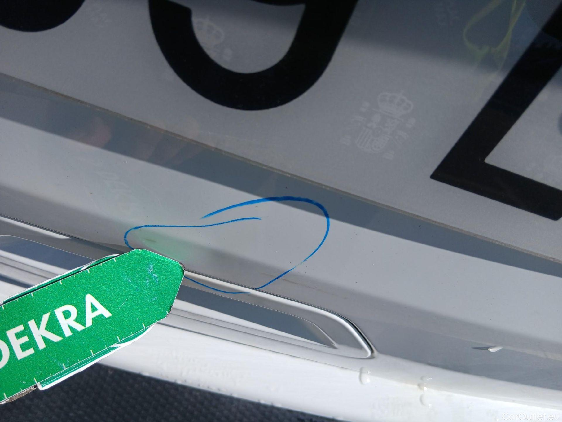  Ford  Kuga FORD  / 2019 / 5P / todoterreno Titanium 2.0 EcoBlue MHEV 110kW (150CV) #19