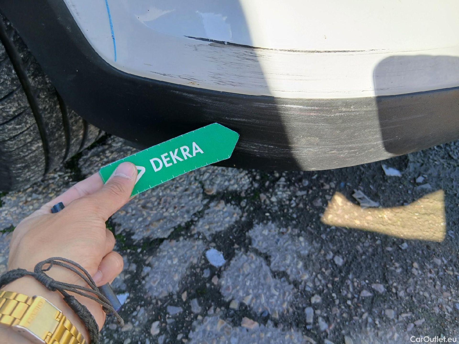  Hyundai  Tucson HYUNDAI  / 2018 / 5P / todoterreno 1.6 CRDI 85kW (116CV) 48V SLE 4X2(SP)(SL) #4