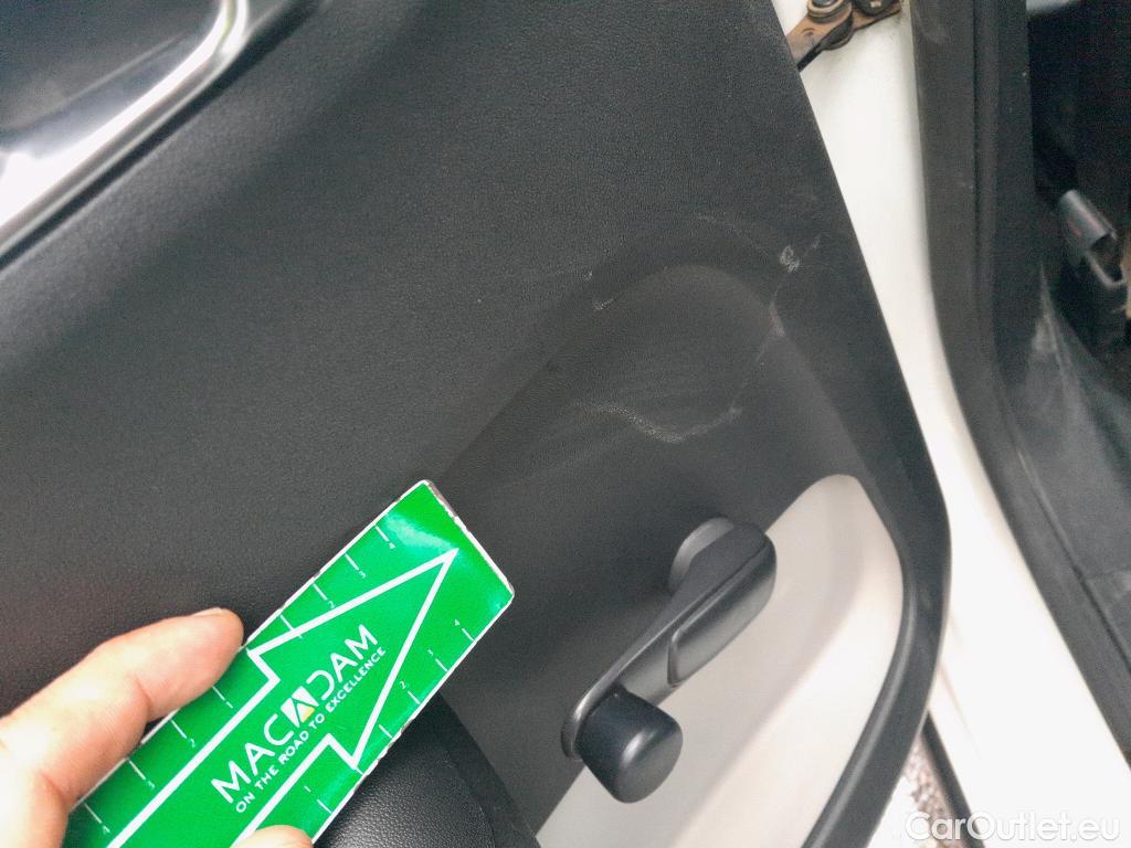  Citroen  C3 CITROEN  / 2016 / 5P / berlina con portón BlueHDi 73KW (100CV) S&S FEEL #11