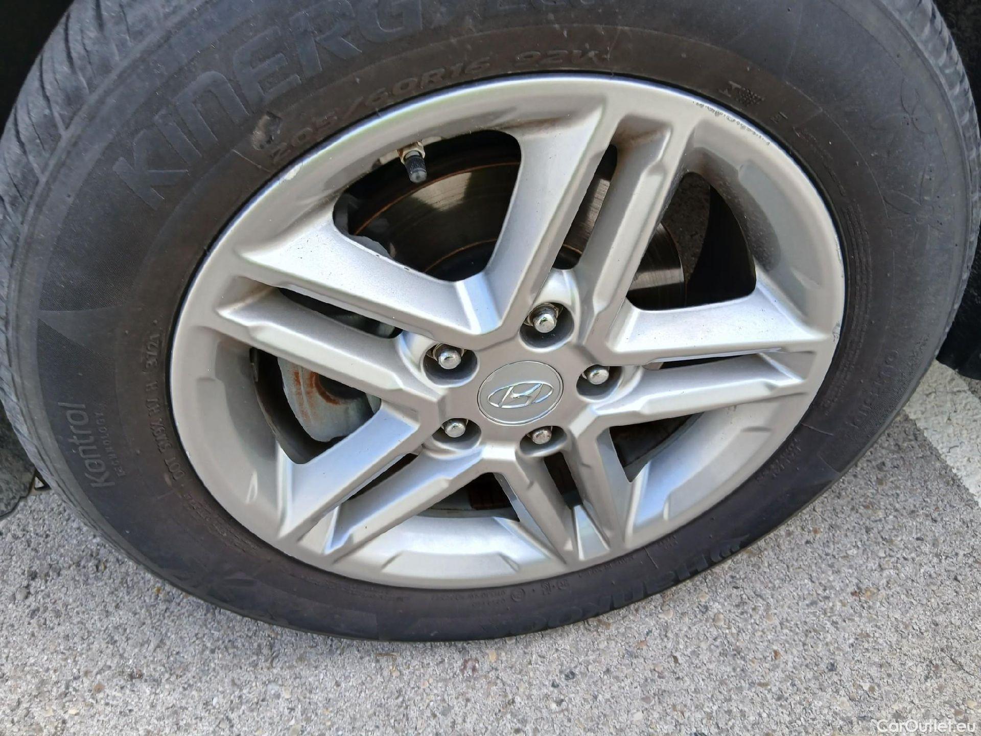  Hyundai  Konna HYUNDAI Kona / 2020 / 5P / todoterreno 1.6 CRDI 100kW (136CV) 48V Maxx 4X2 #14