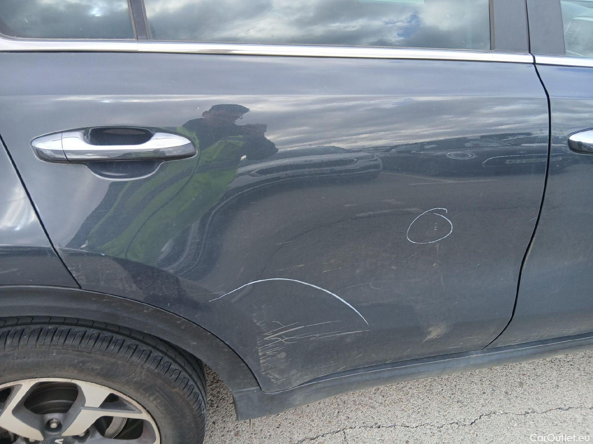  KIA  Sportage KIA  1.6MHEV Drive 100kW(136CV) 4x2(Crist Tintados) #27