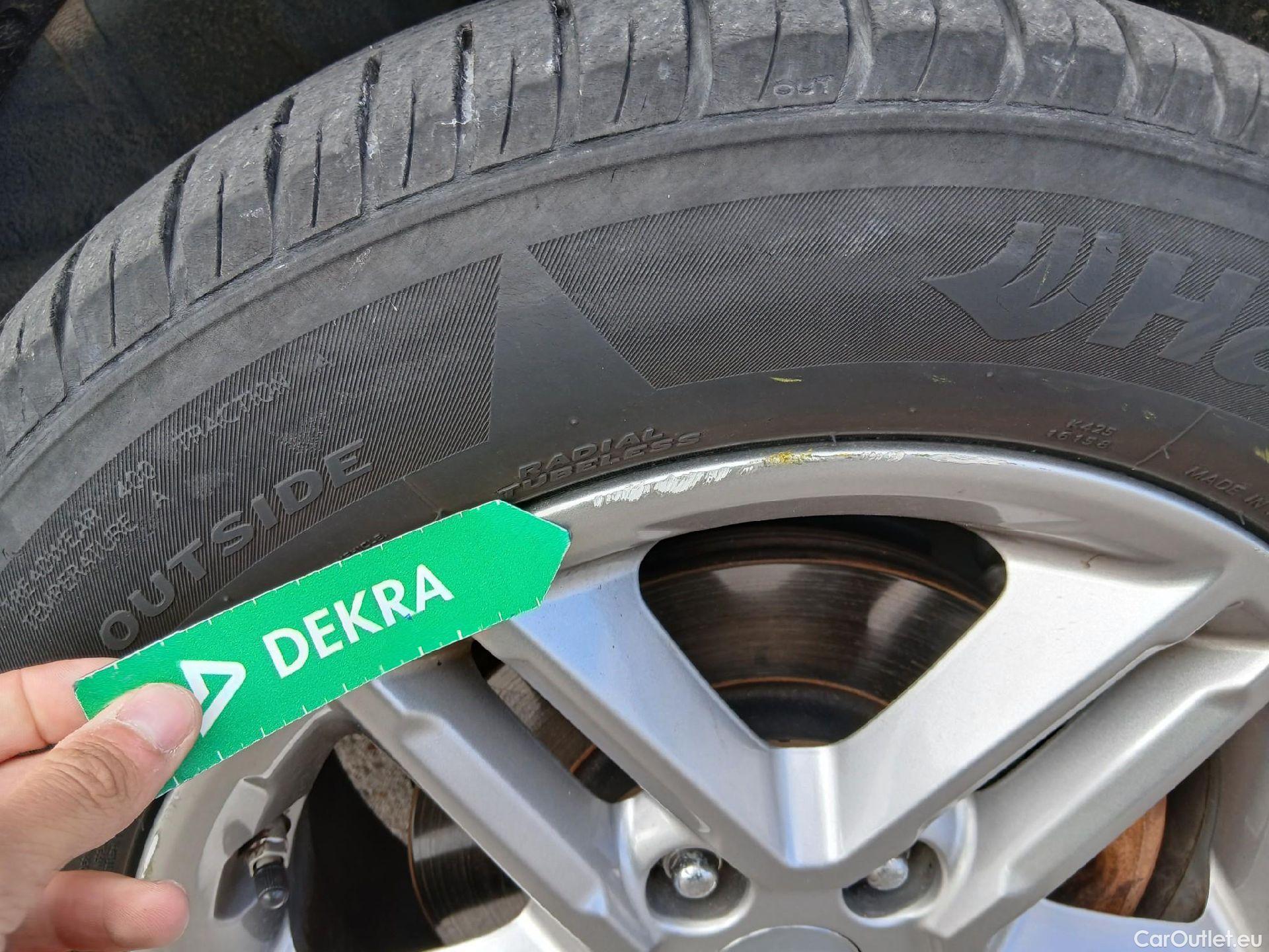  Hyundai  Konna HYUNDAI Kona / 2020 / 5P / todoterreno 1.6 CRDI 100kW (136CV) 48V Maxx 4X2 #35